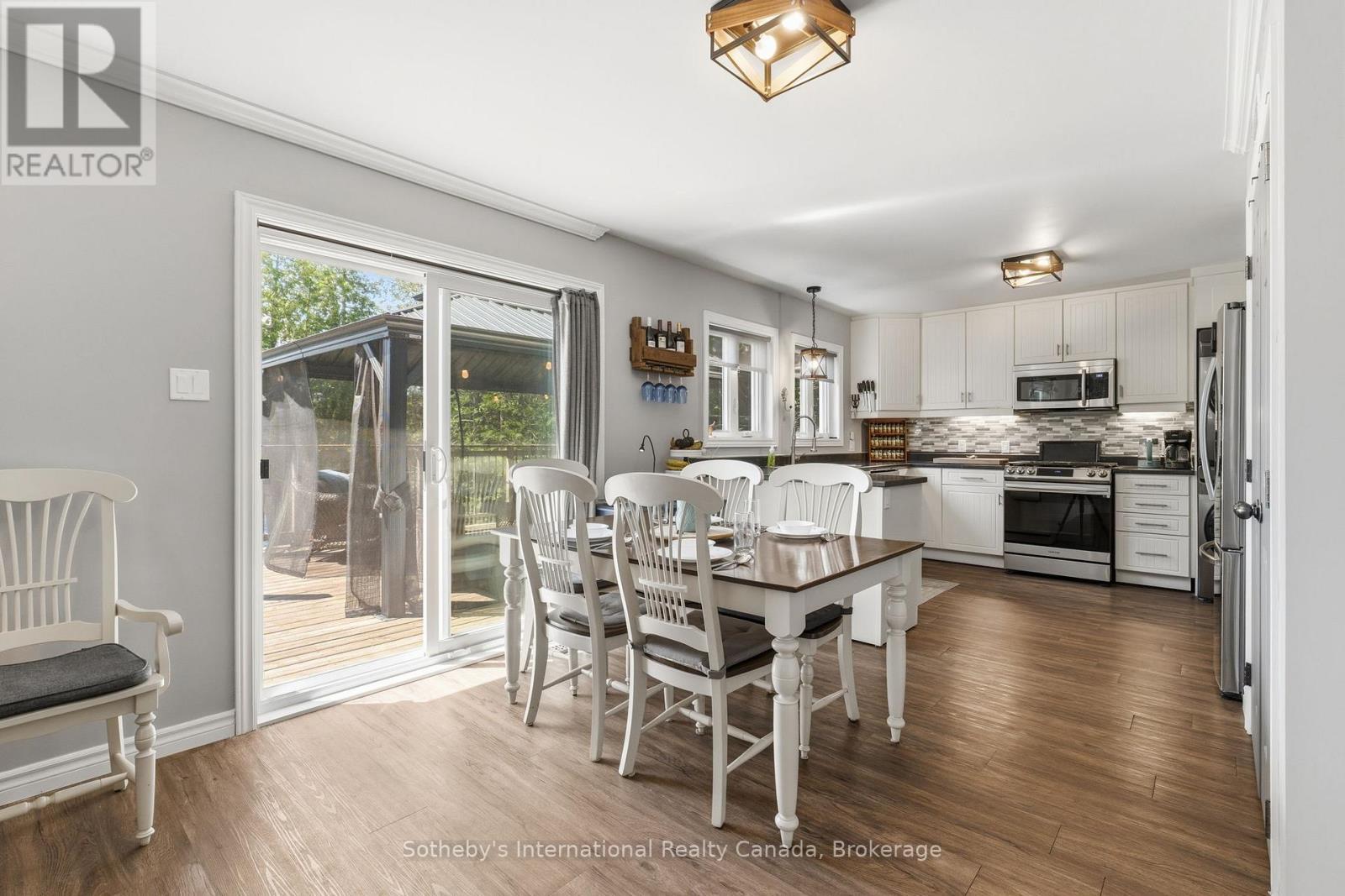 8 Lakeview Crescent, Mckellar, ON - Indoor