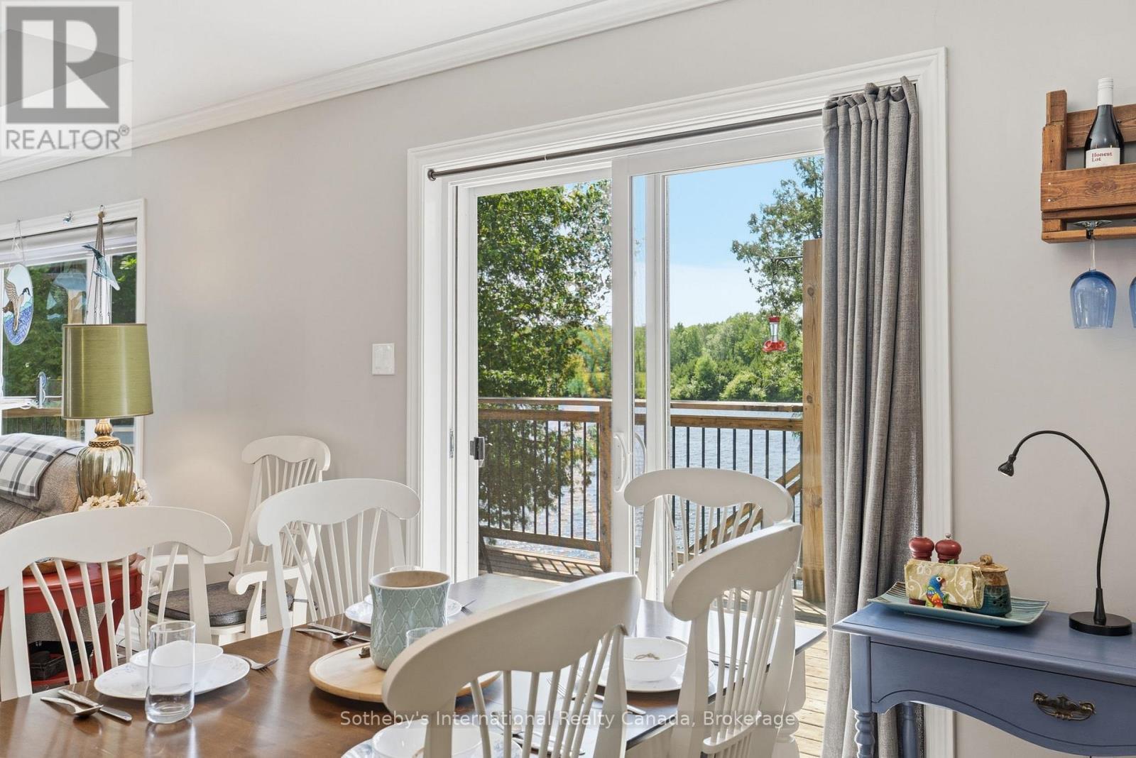 8 Lakeview Crescent, Mckellar, ON - Indoor Photo Showing Dining Room