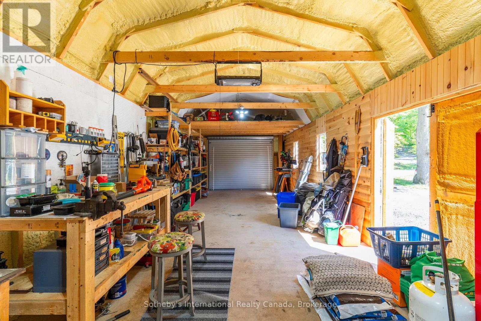 8 Lakeview Crescent, Mckellar, ON - Indoor Photo Showing Garage