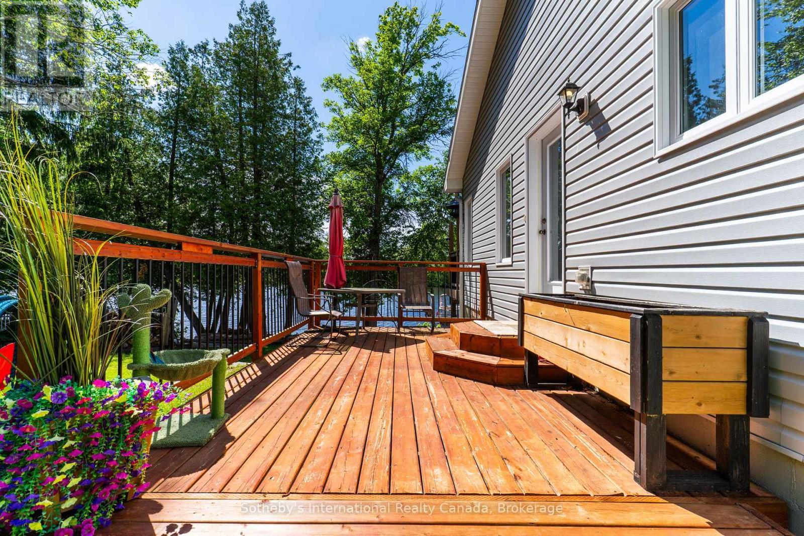 8 Lakeview Crescent, Mckellar, ON - Outdoor With Deck Patio Veranda With Exterior
