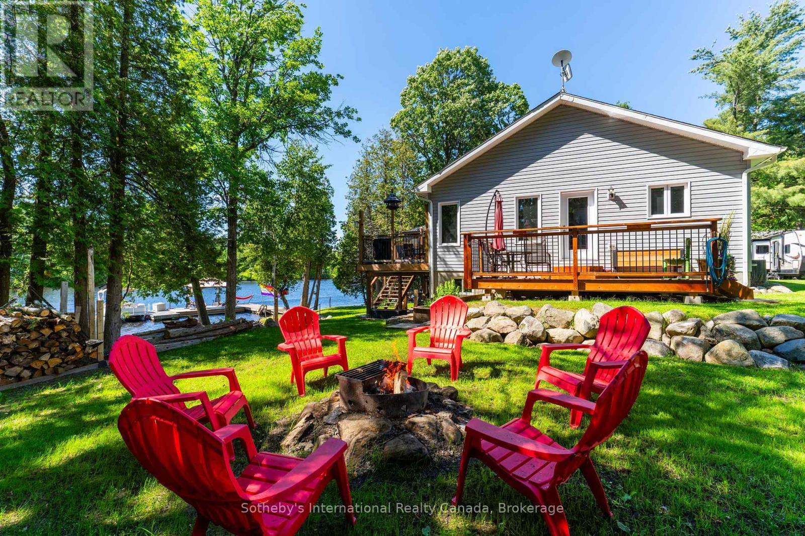 8 Lakeview Crescent, Mckellar, ON - Outdoor With Deck Patio Veranda