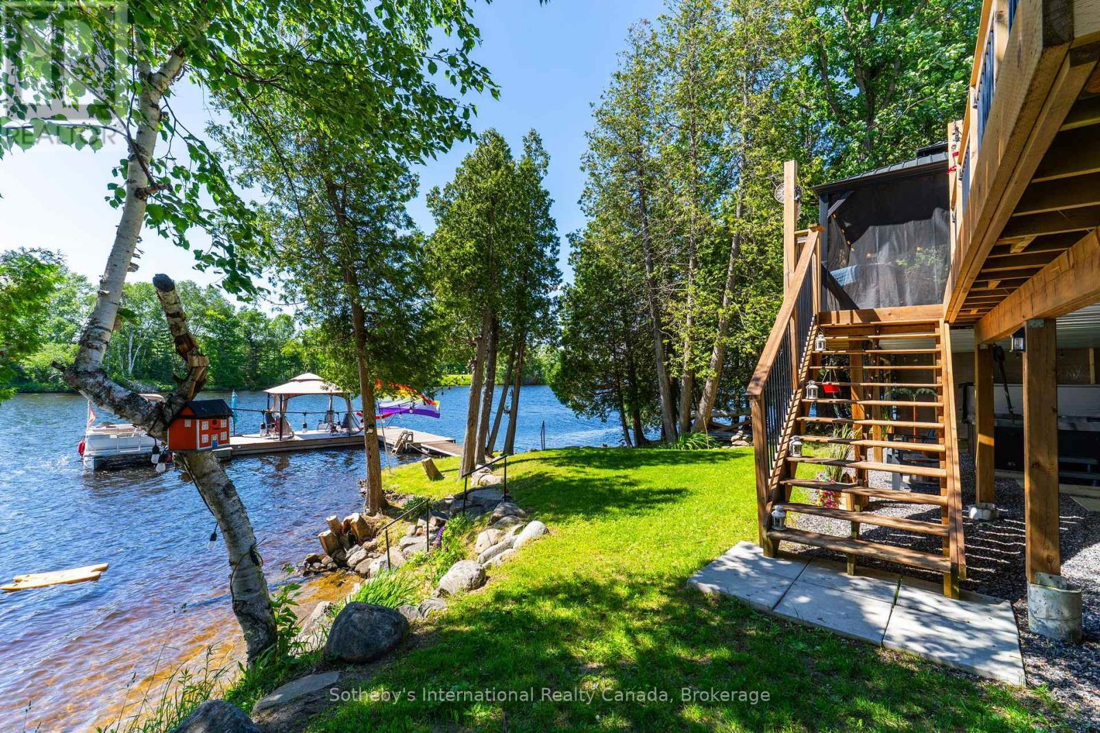 8 Lakeview Crescent, Mckellar, ON - Outdoor With Body Of Water