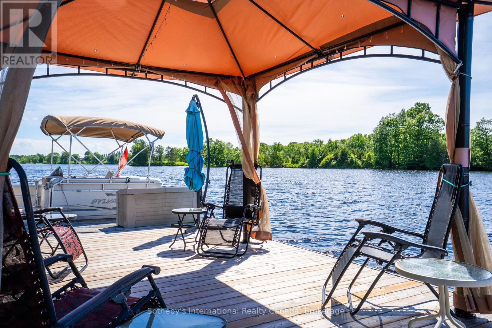 8 Lakeview Crescent, Mckellar, ON - Outdoor With Body Of Water With Deck Patio Veranda With Exterior