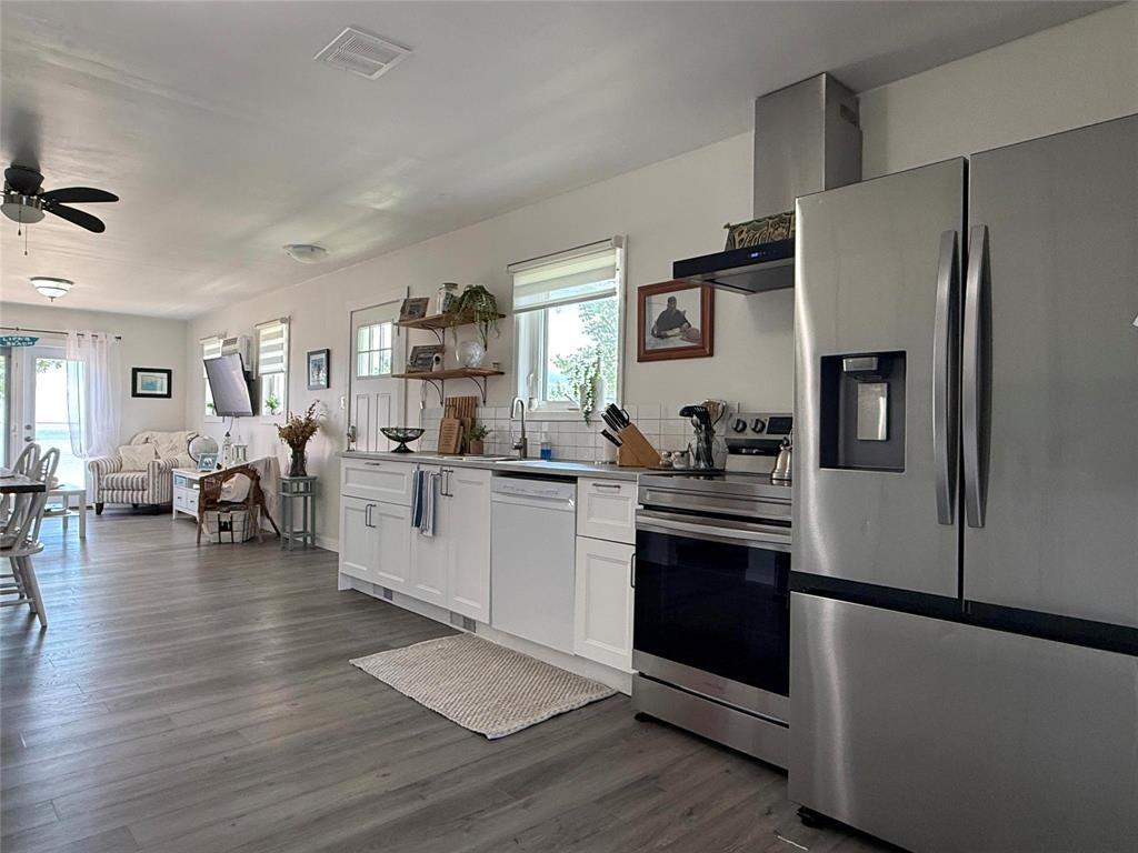 6 Beach Road, Langruth, MB