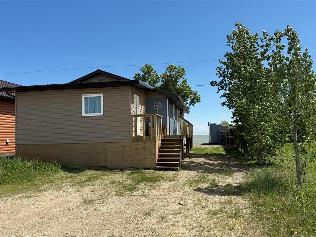 6 Beach Road, Langruth, MB