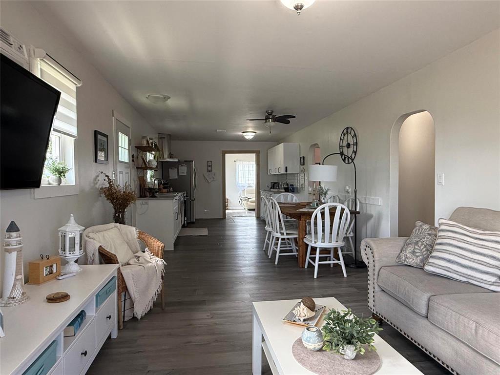 6 Beach Road, Langruth, MB