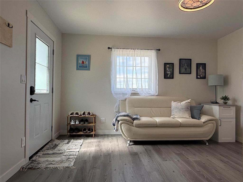 6 Beach Road, Langruth, MB