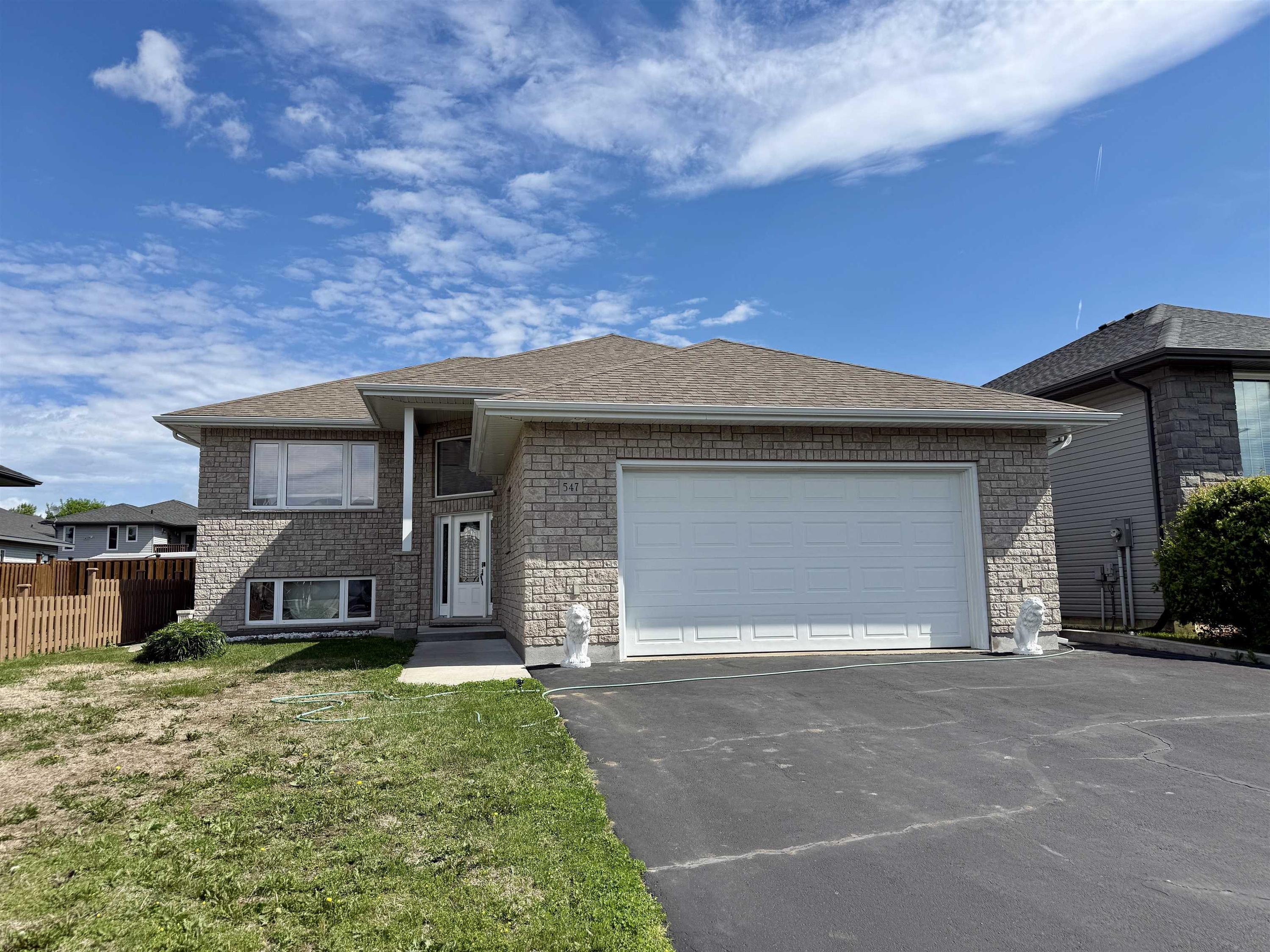 547 Fireweed Bay, Thunder Bay, ON