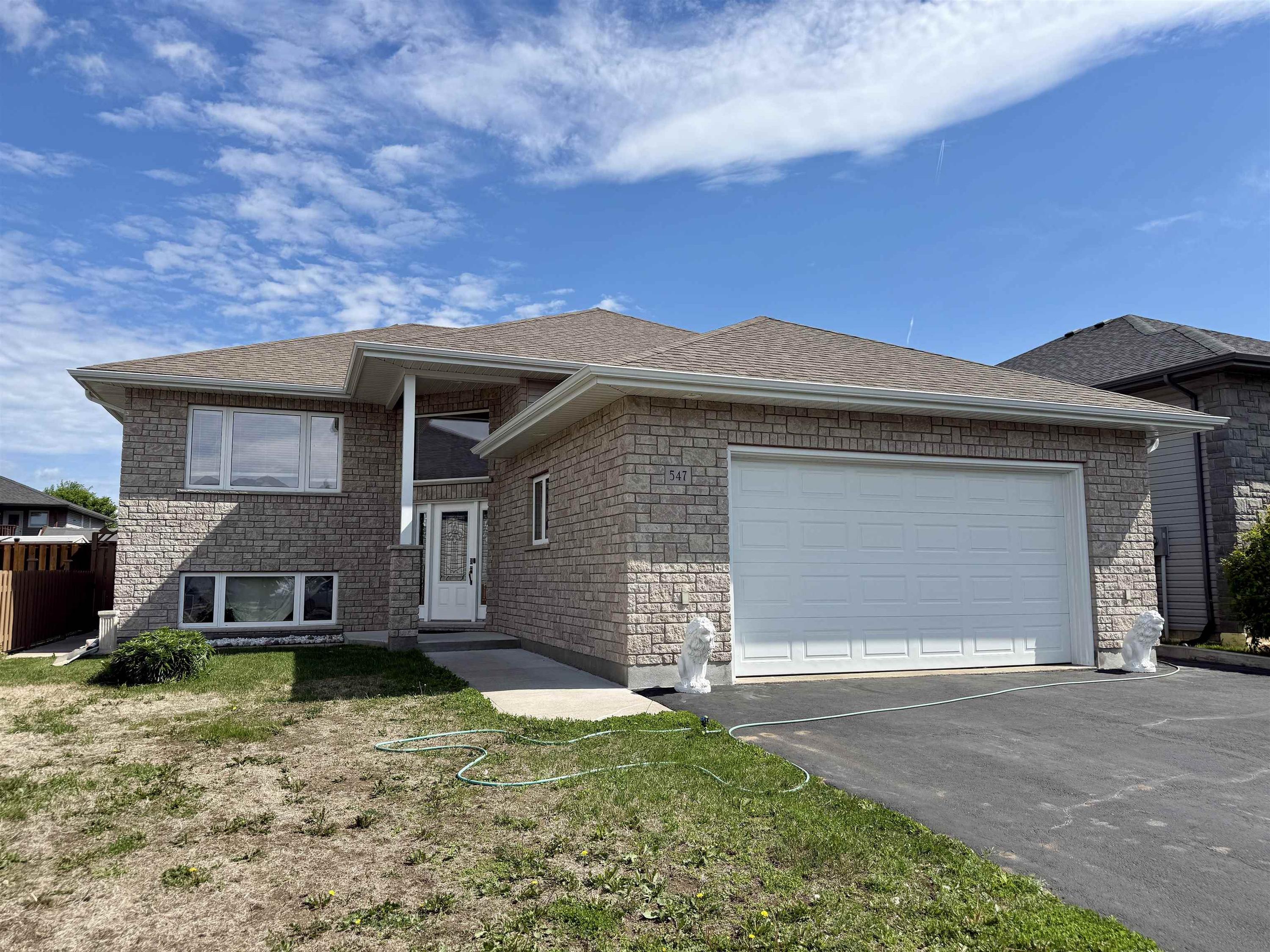547 Fireweed Bay, Thunder Bay, ON
