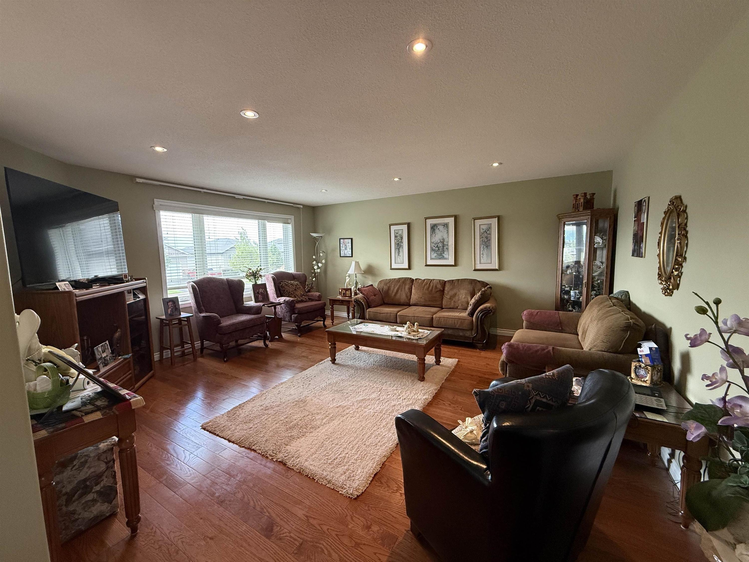 547 Fireweed Bay, Thunder Bay, ON