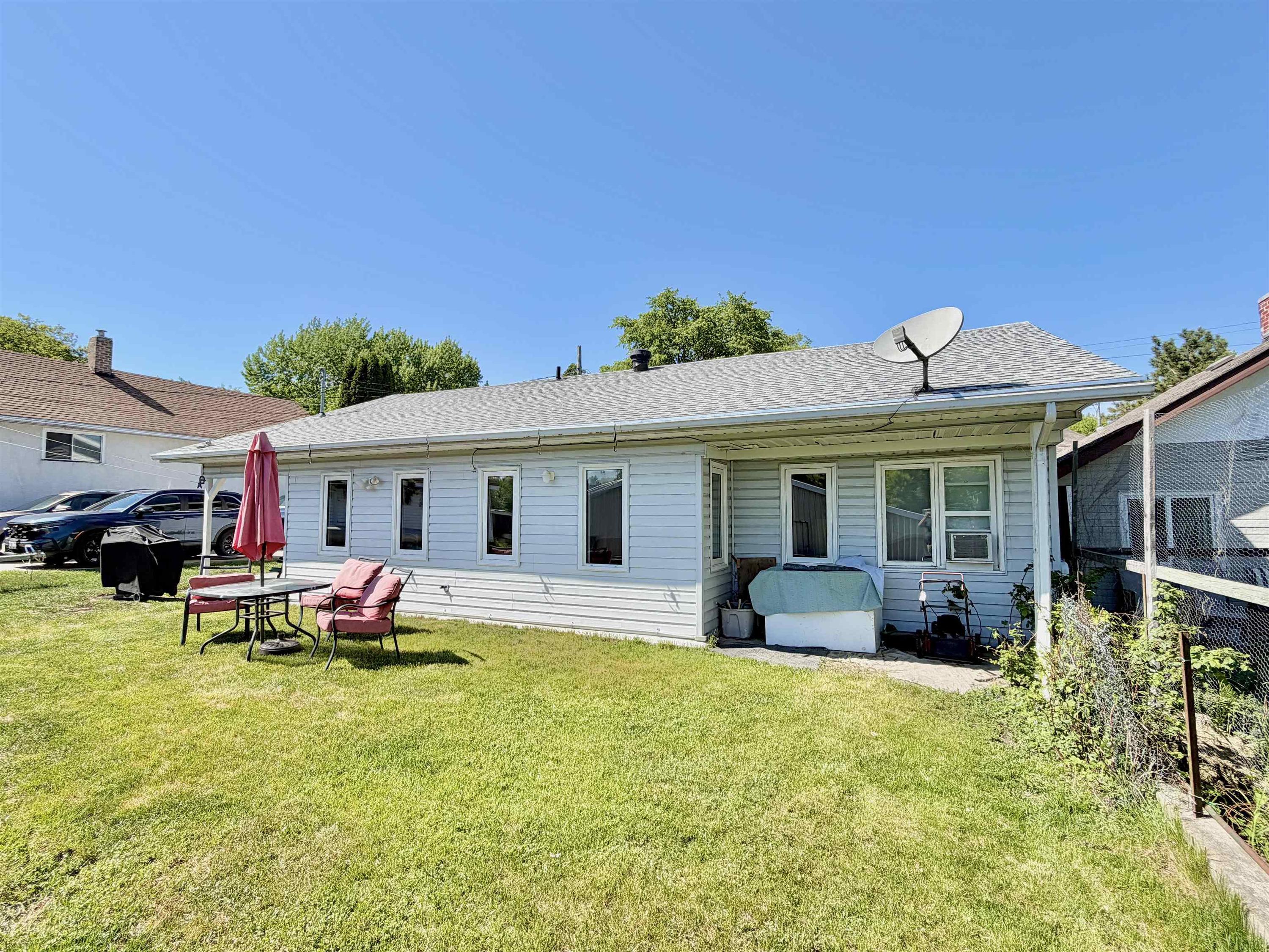 817 Second St S, Kenora, ON