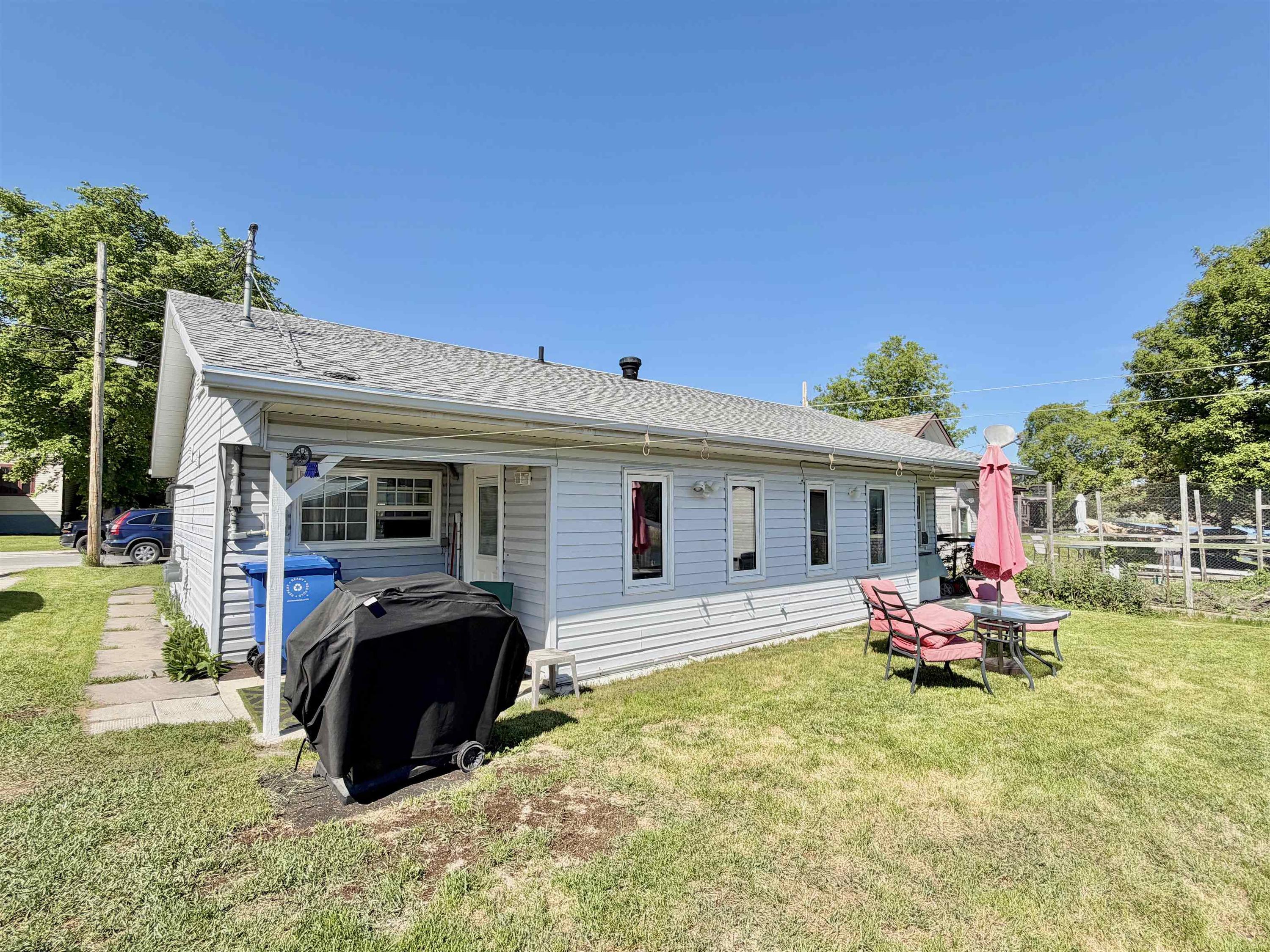 817 Second St S, Kenora, ON