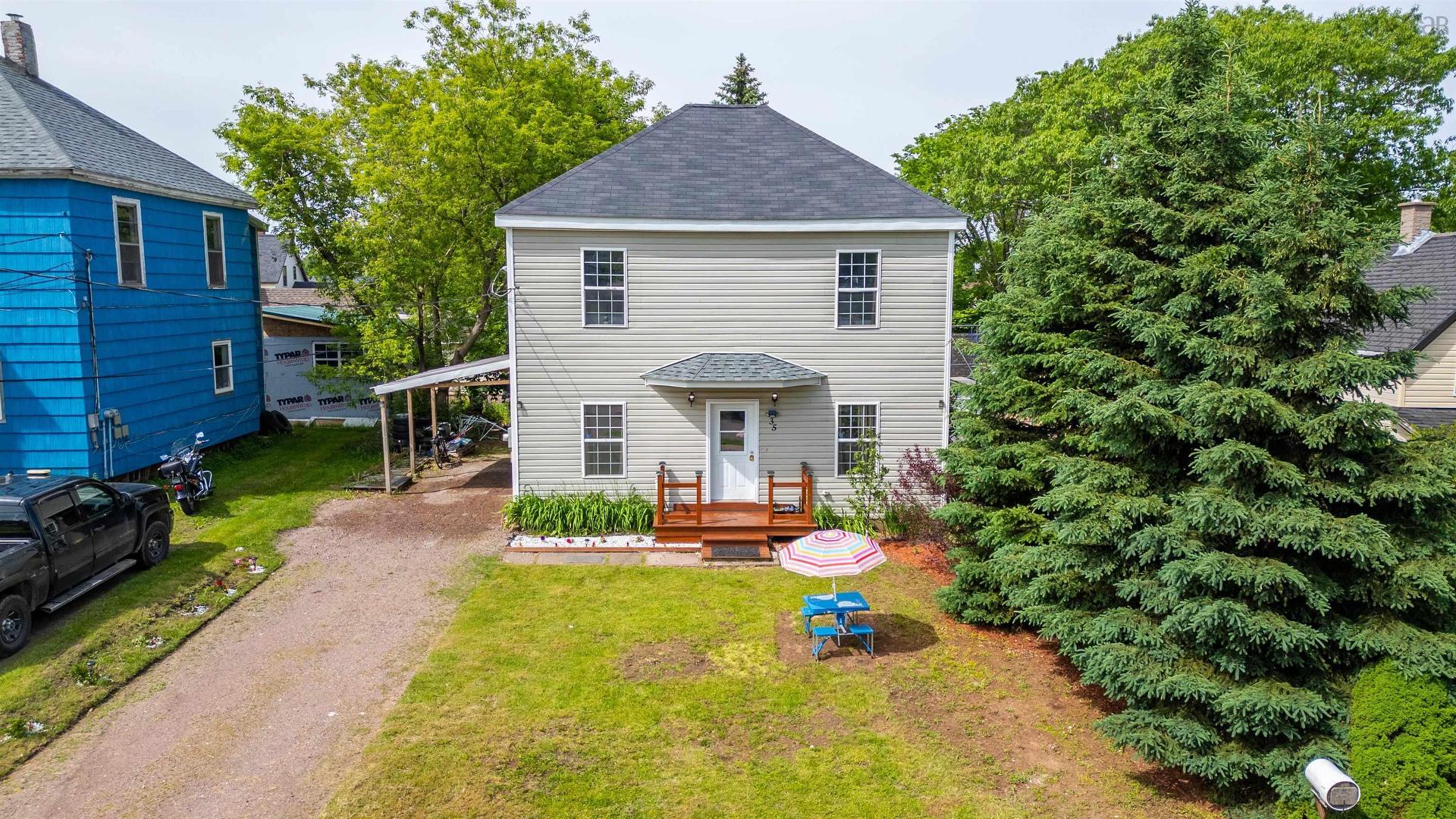 35 Hickman Street, Amherst, NS