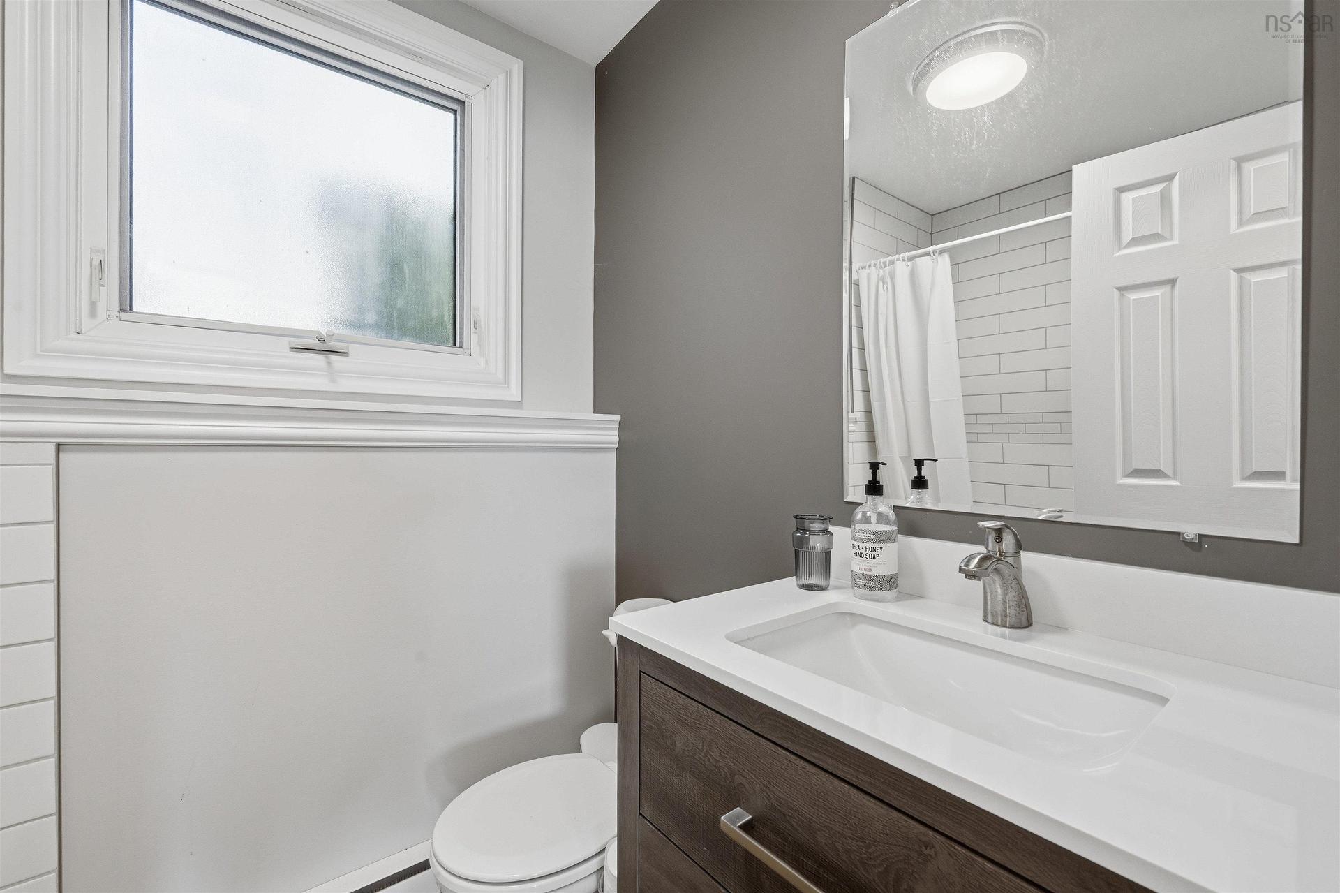 475 Shore Drive, Bedford, NS