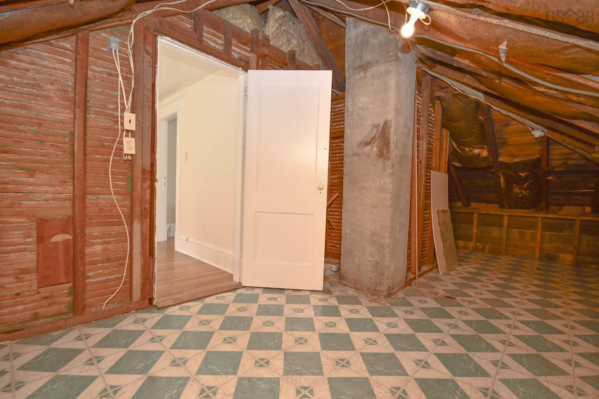 6285 Willow Street, Halifax, NS - Indoor