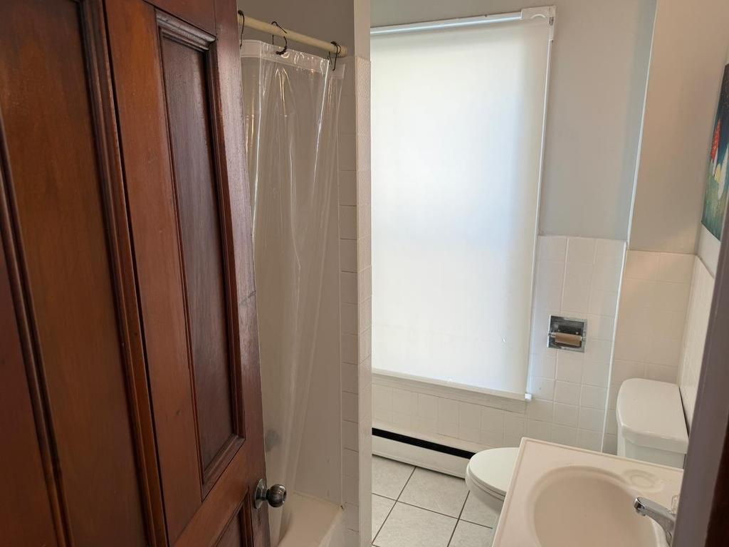 51 Upper Prince Street, Charlottetown, PE - Indoor Photo Showing Bathroom