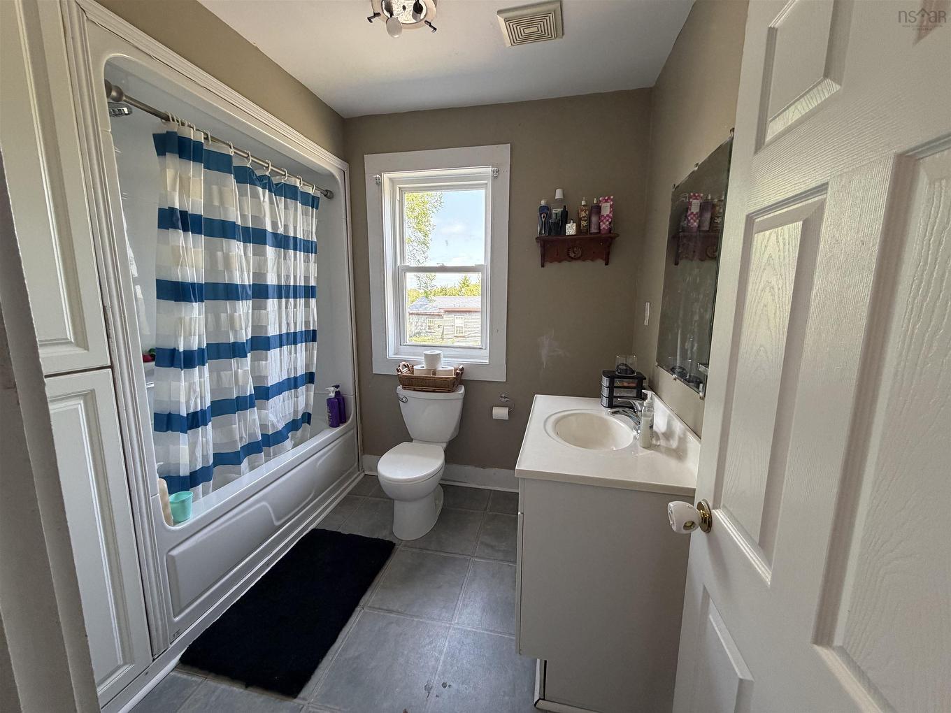 30-32 West Pleasant Street, Amherst, NS