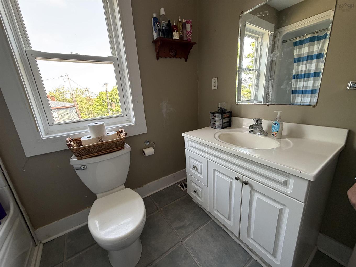 30-32 West Pleasant Street, Amherst, NS