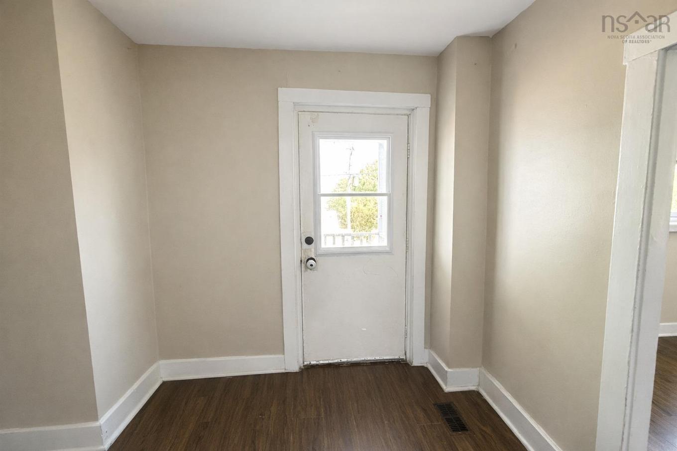 30-32 West Pleasant Street, Amherst, NS