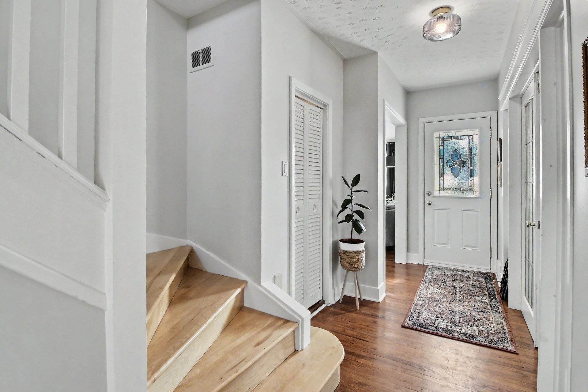 Entrée extérieure - 471 Av. Murdoch, Rouyn-Noranda, QC