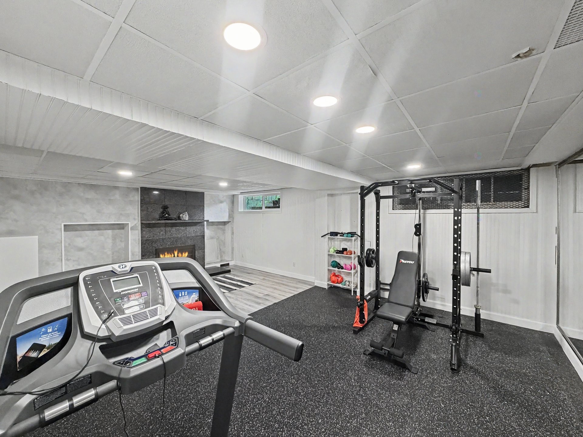 Salle familiale - 471 Av. Murdoch, Rouyn-Noranda, QC