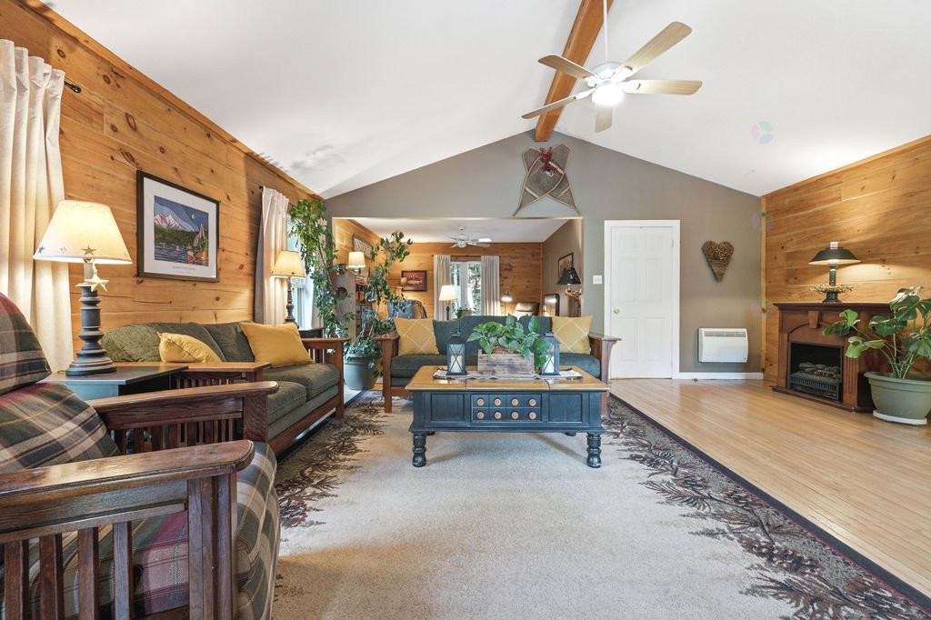 Family Room - 28 Ch. Mitchell, Otter Lake, QC