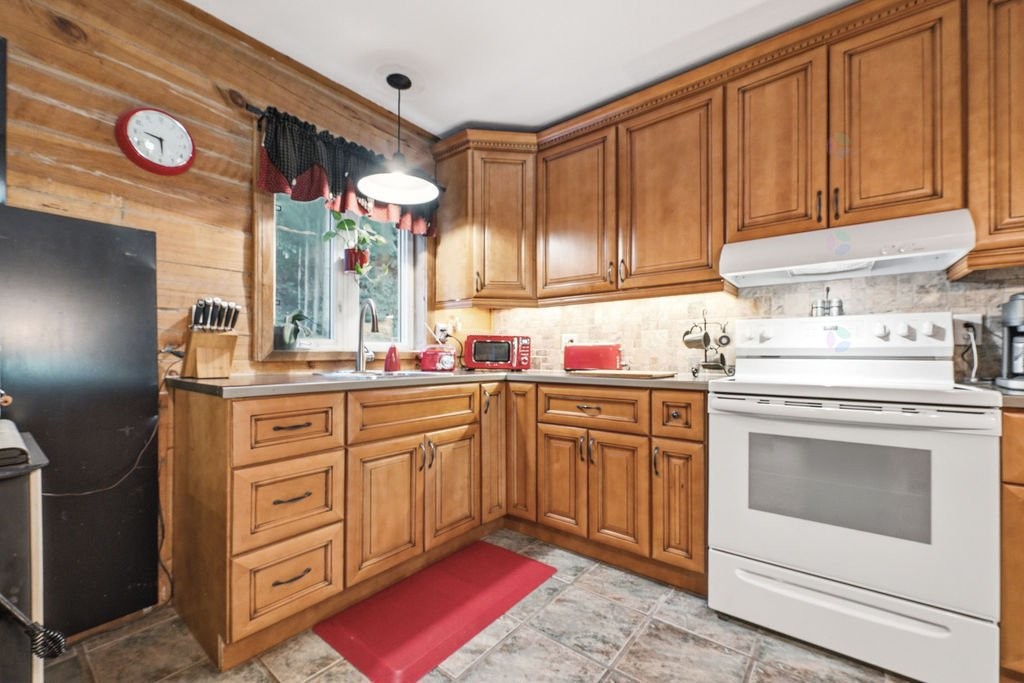 Kitchen - 28 Ch. Mitchell, Otter Lake, QC
