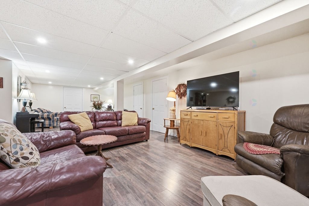 Family Room - 28 Ch. Mitchell, Otter Lake, QC