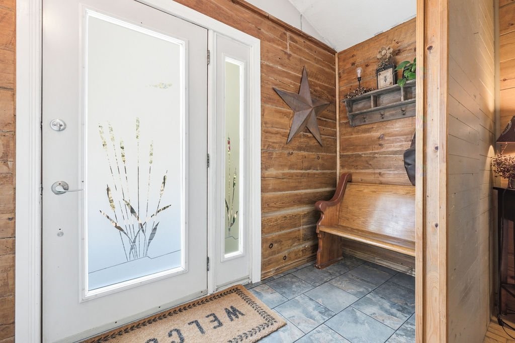 Interior - 28 Ch. Mitchell, Otter Lake, QC