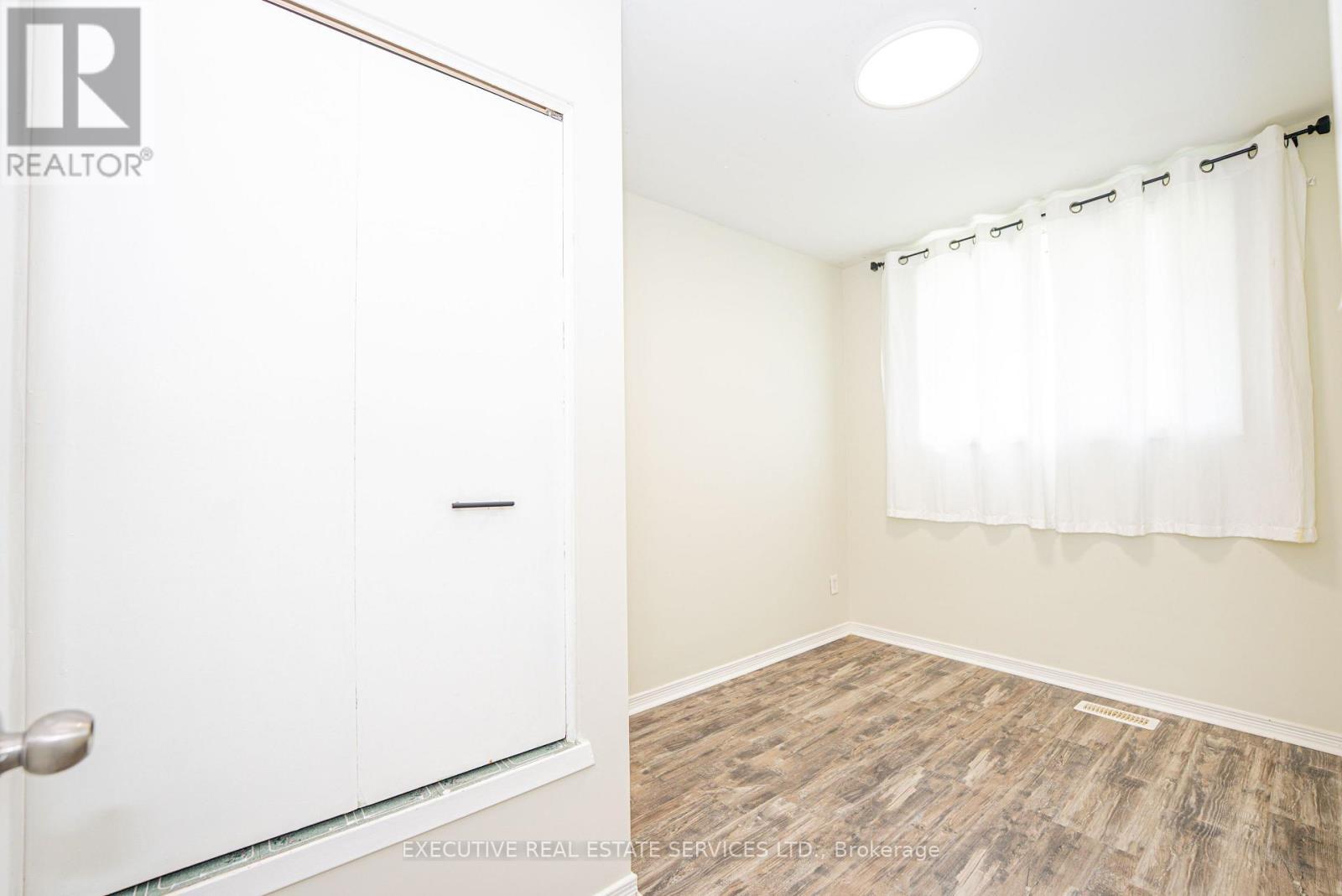 77 Overlea Drive, Kitchener, ON