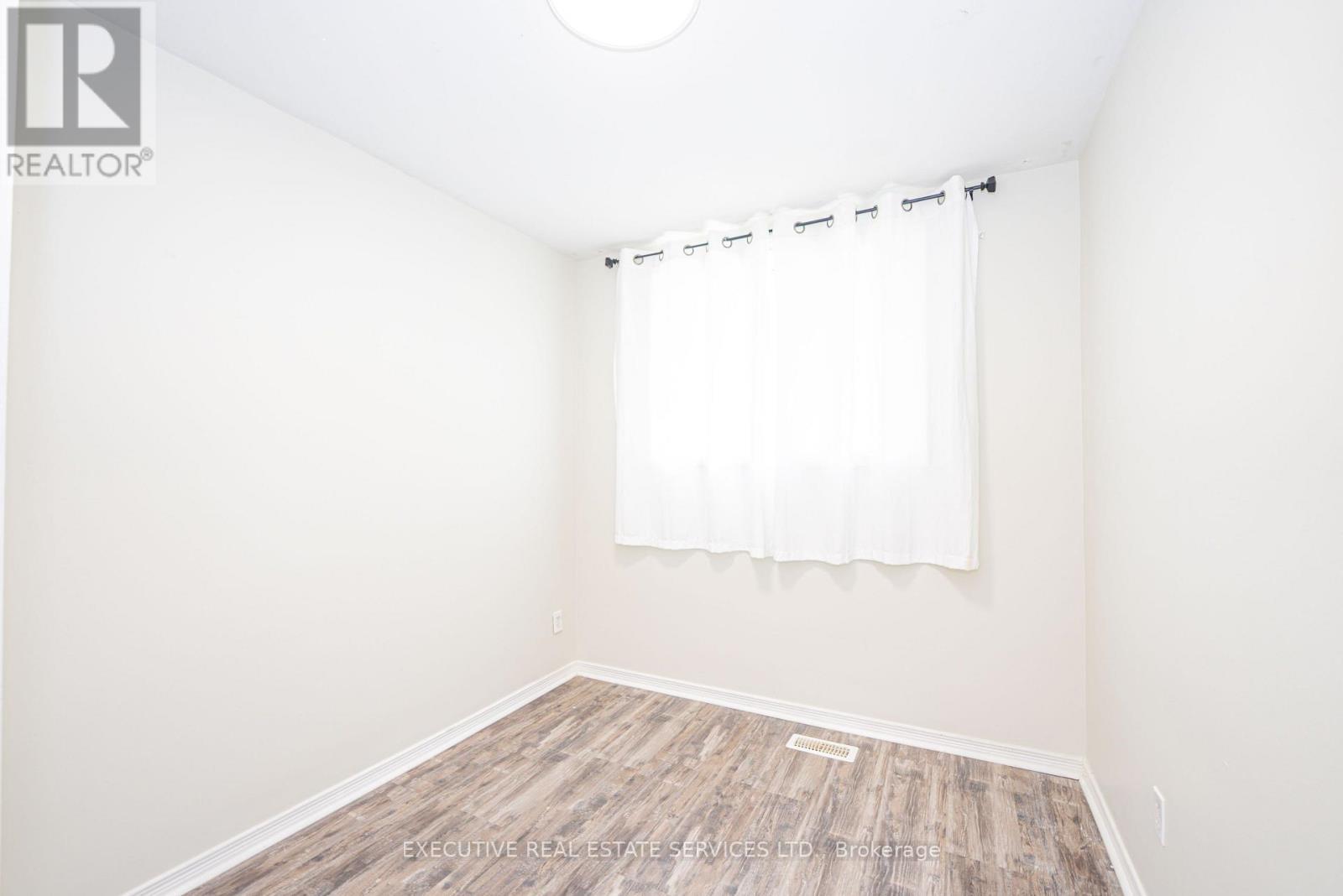 77 Overlea Drive, Kitchener, ON