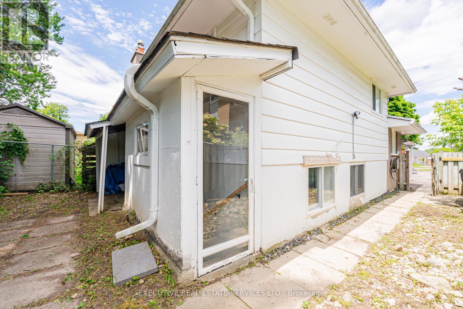 77 Overlea Drive, Kitchener, ON