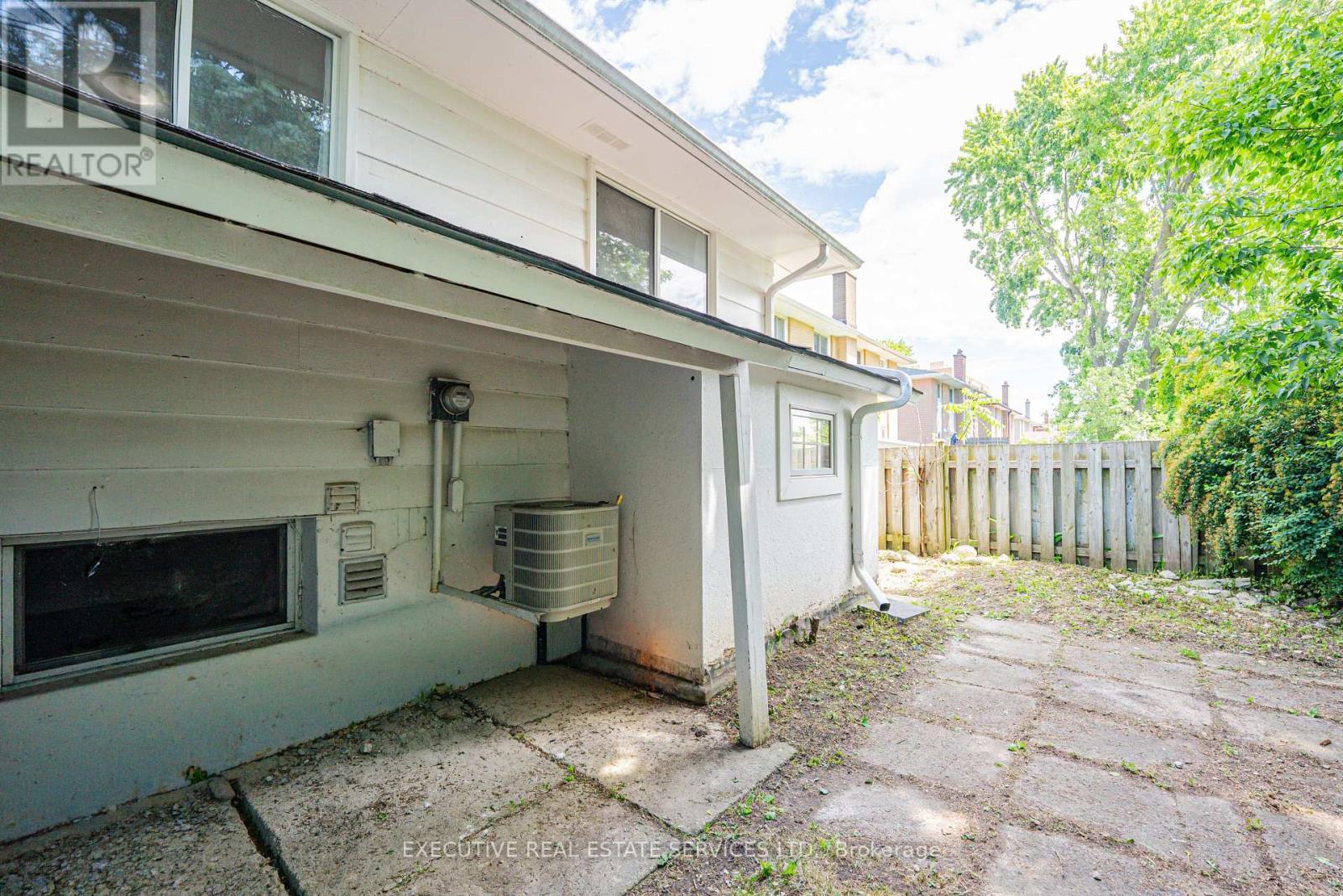 77 Overlea Drive, Kitchener, ON