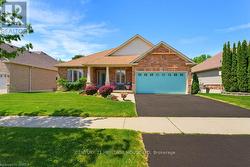 30 COBBLESTONE DRIVE Brant, ON N3L 4G1