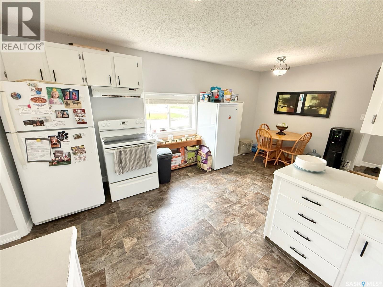 4 9Th Street, Weyburn, SK