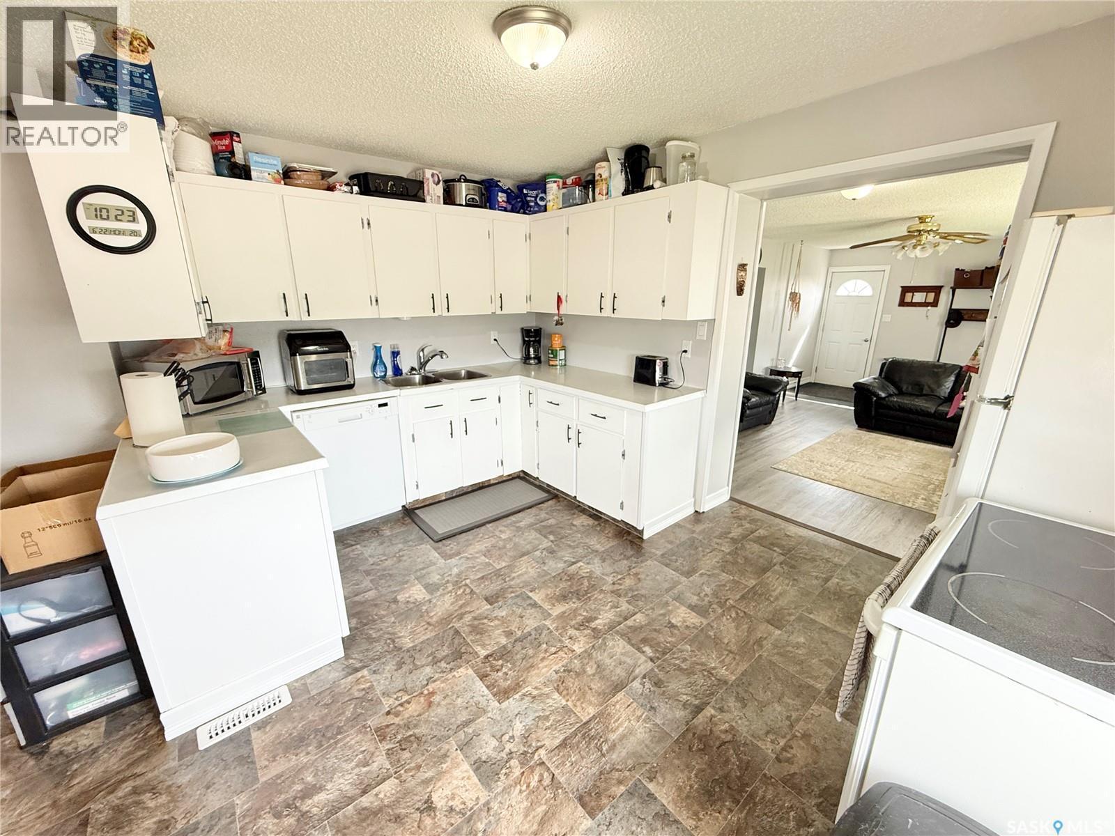 4 9Th Street, Weyburn, SK