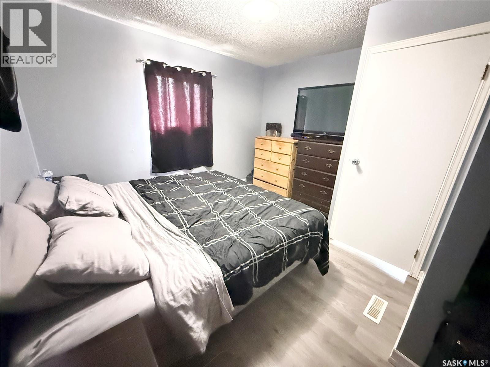 4 9Th Street, Weyburn, SK