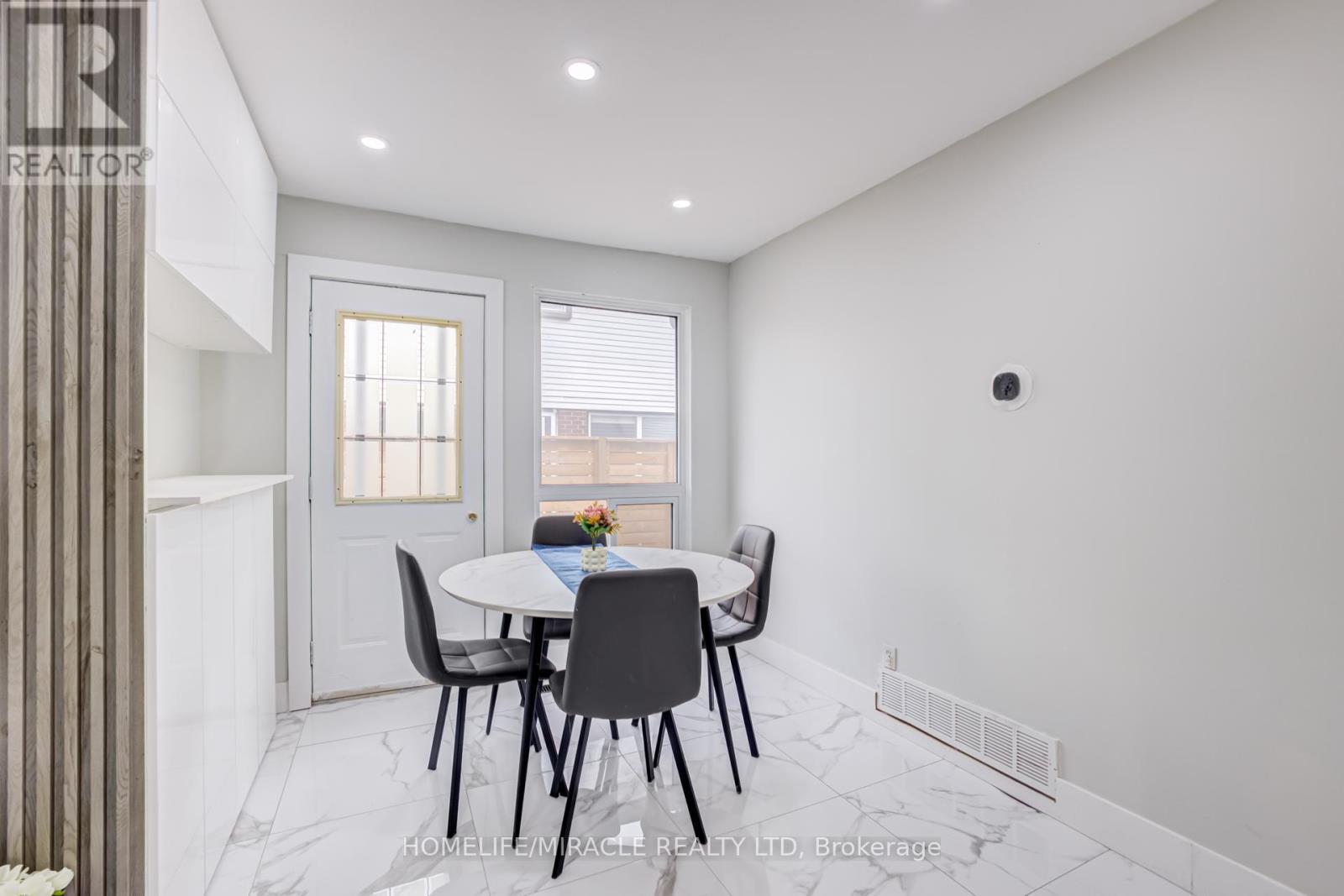 122 Ormond Drive, Oshawa, ON