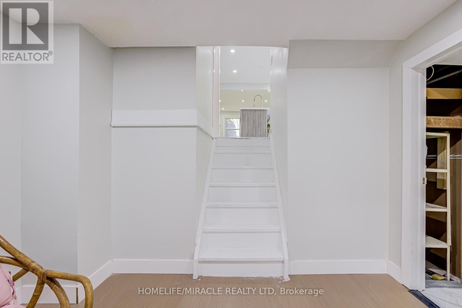 122 Ormond Drive, Oshawa, ON