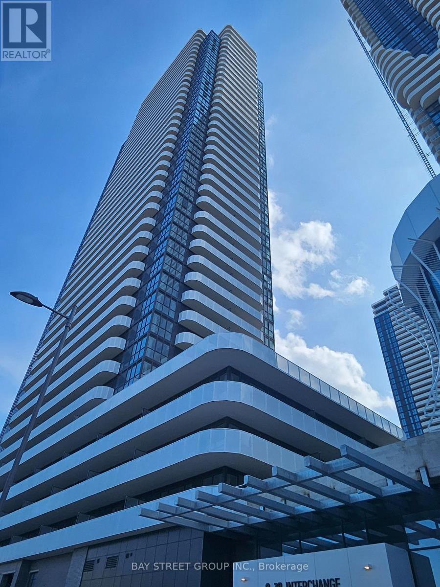 1611 - 28 Interchange Way, Vaughan, ON