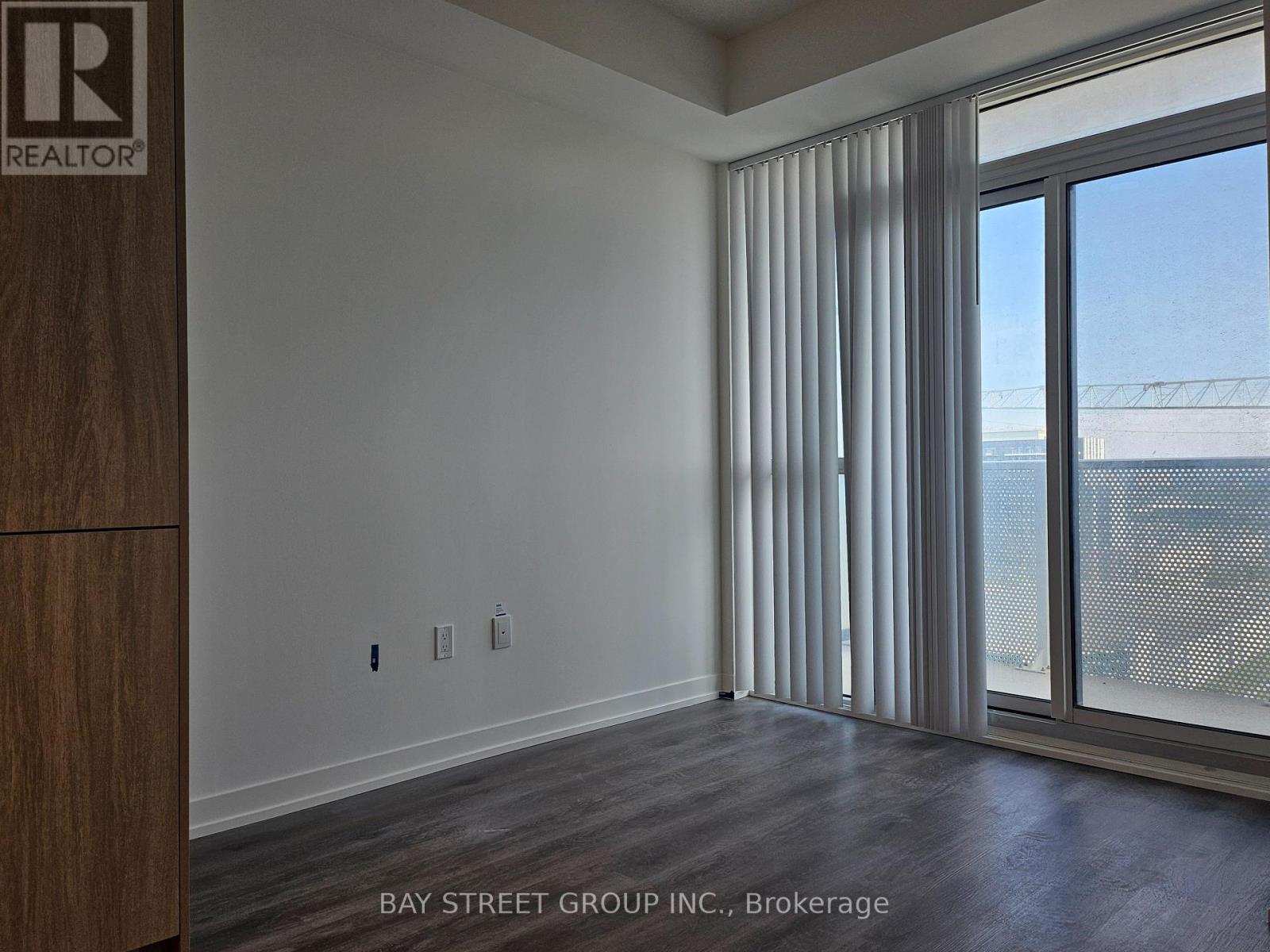 1611 - 28 Interchange Way, Vaughan, ON