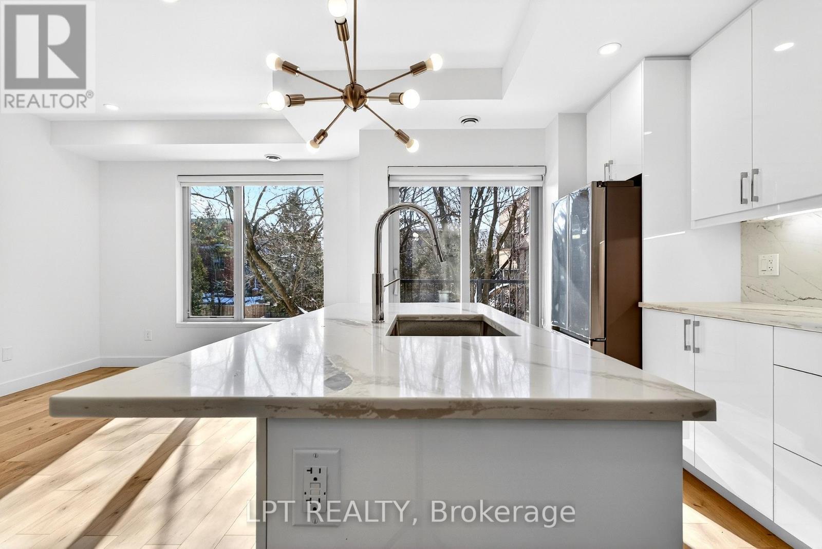 14 Stevens Avenue, Ottawa, ON