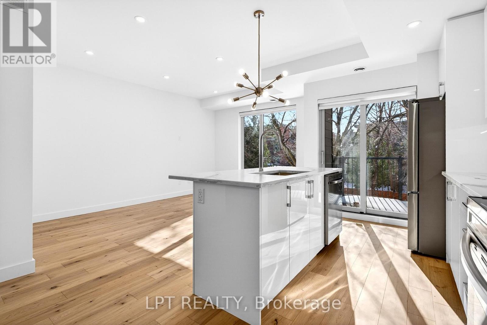 14 Stevens Avenue, Ottawa, ON