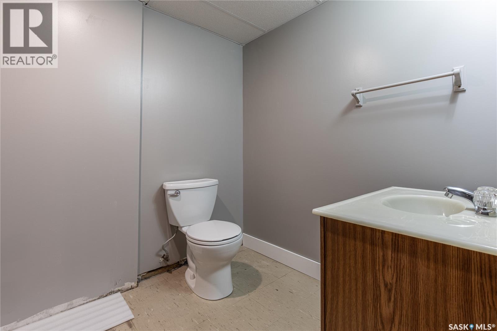 1387 Manitou Crescent, Moose Jaw, SK