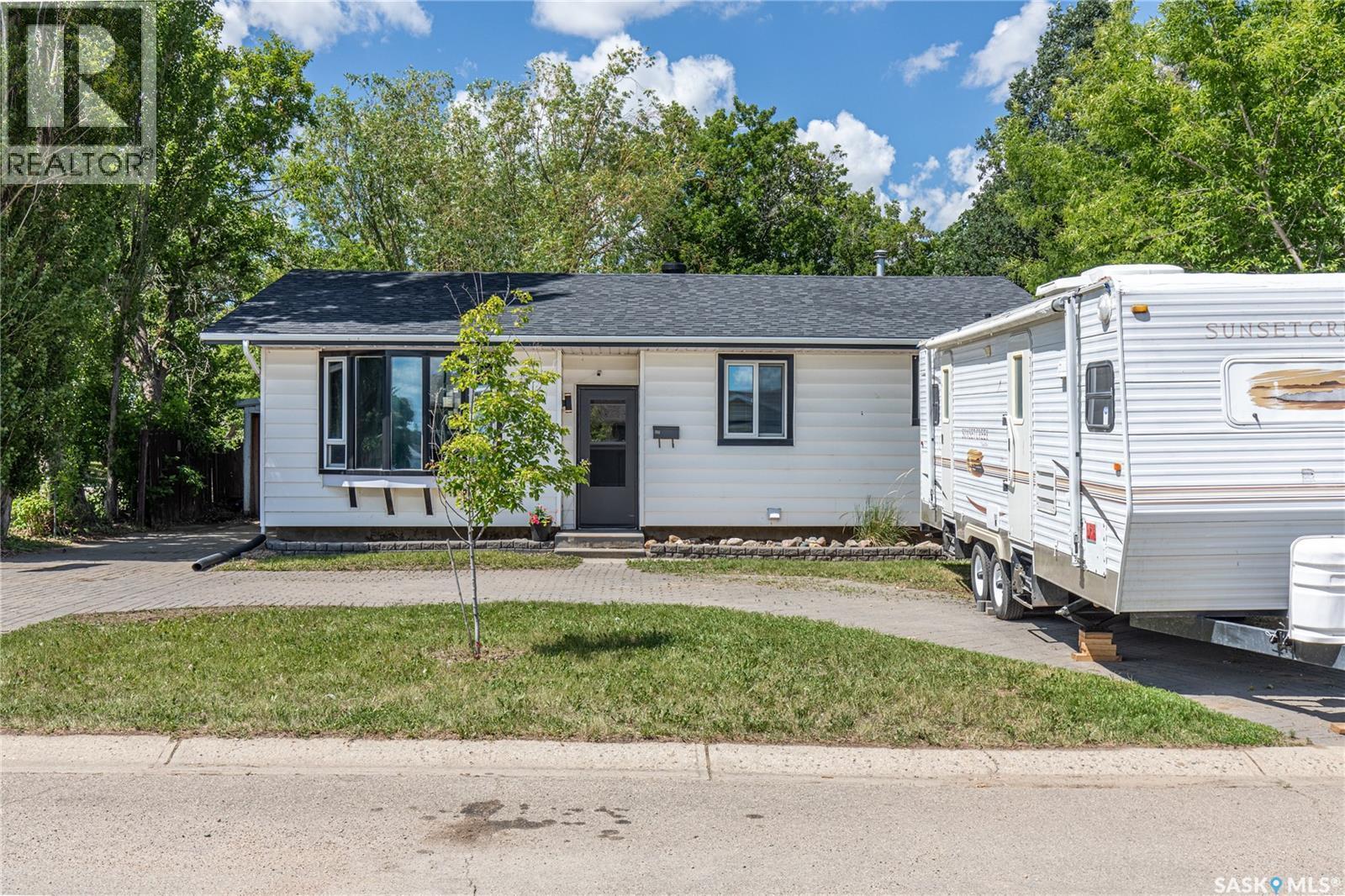 1387 Manitou Crescent, Moose Jaw, SK