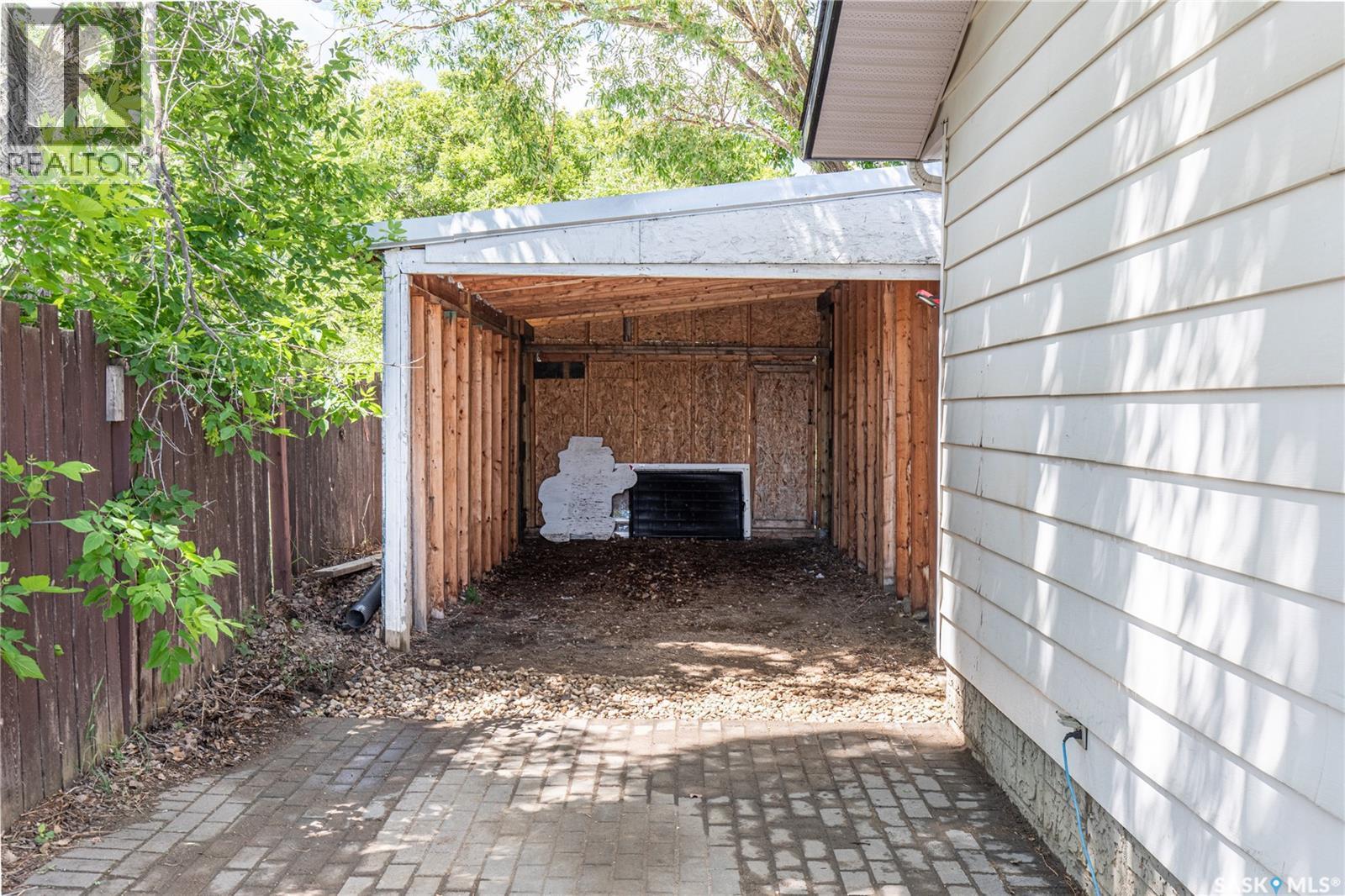 1387 Manitou Crescent, Moose Jaw, SK