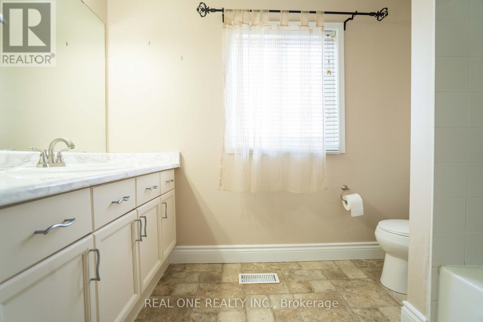 407 Downsview Place, Waterloo, ON