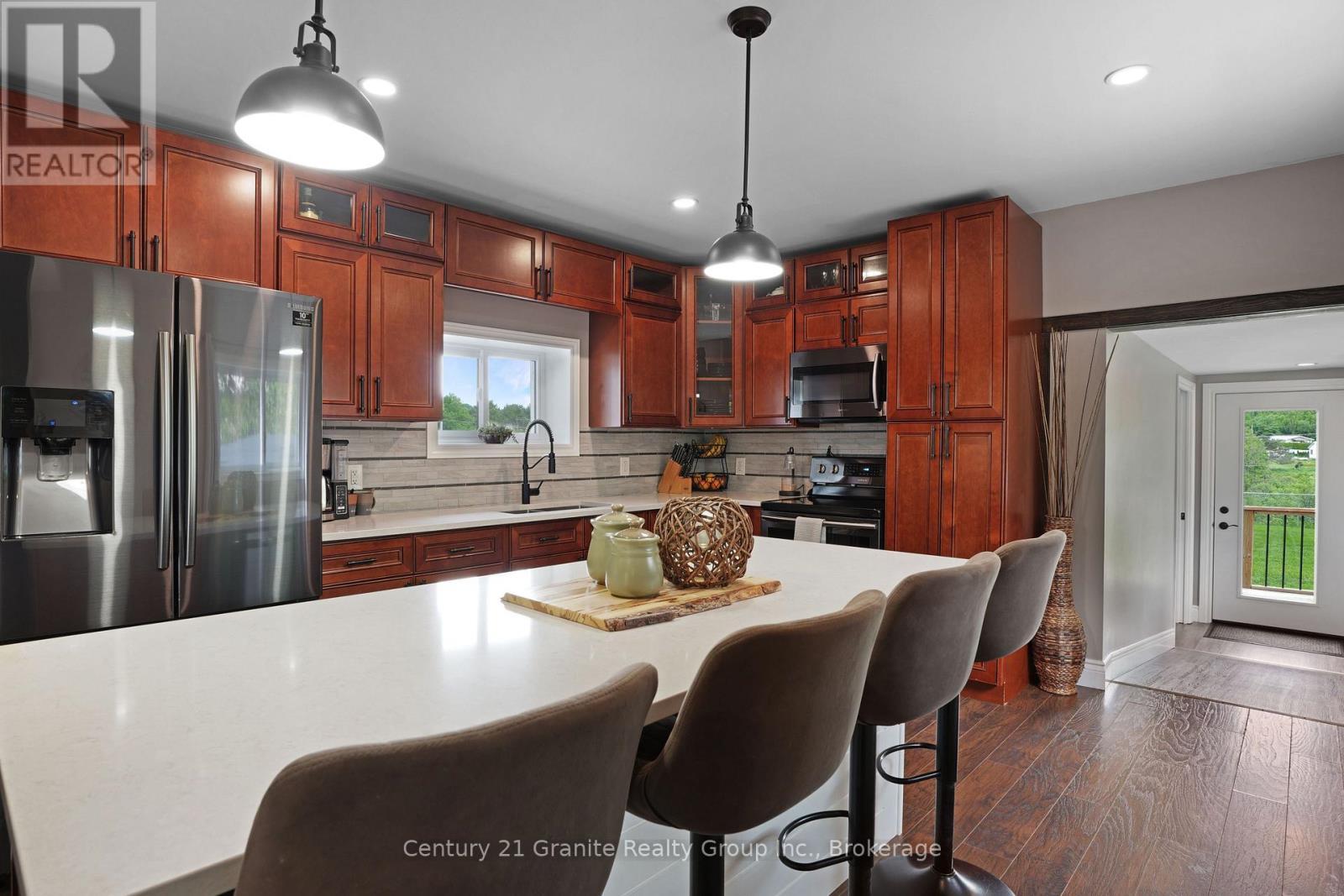 25 Post Street, South Algonquin, ON