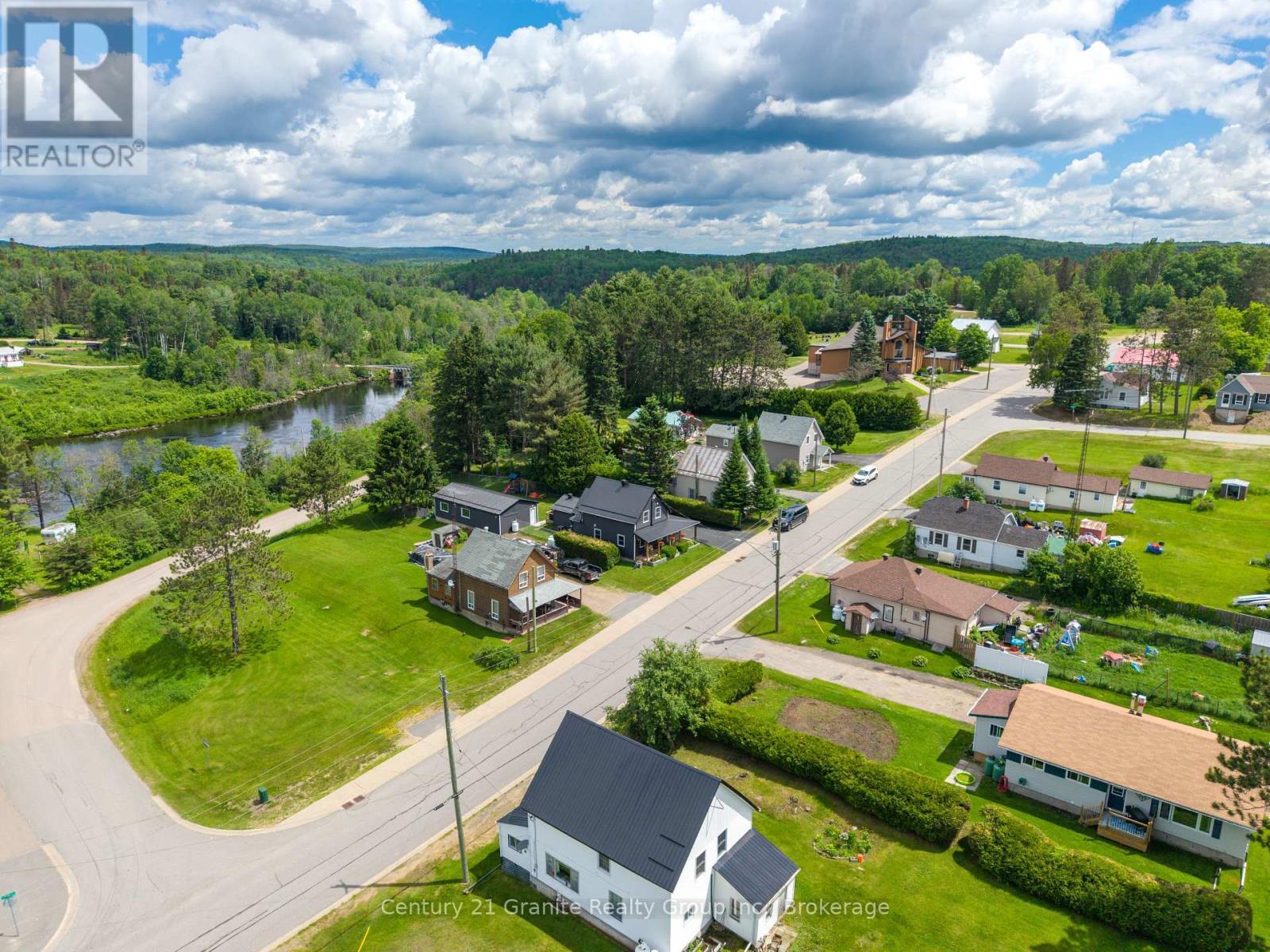 25 Post Street, South Algonquin, ON