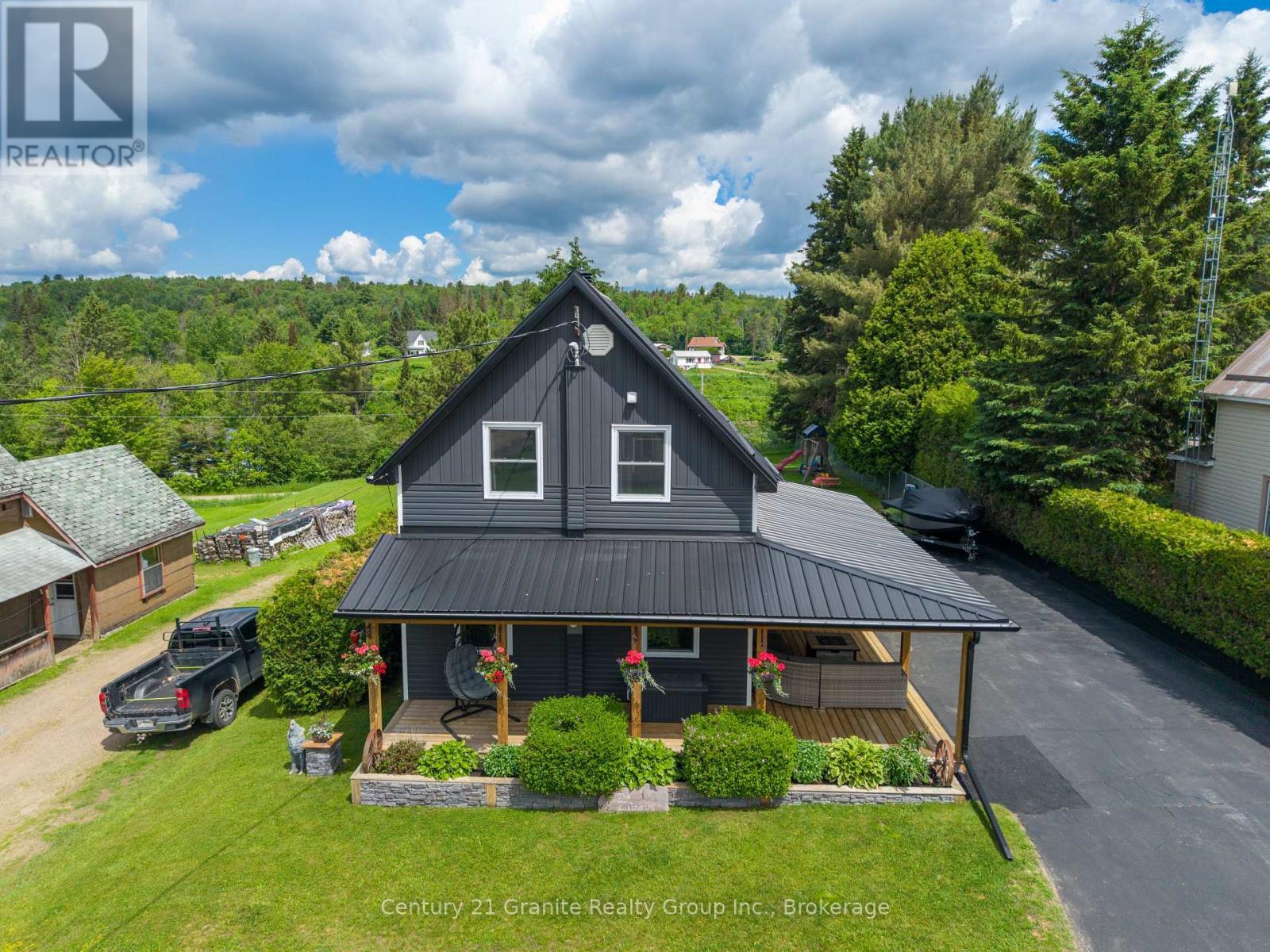 25 Post Street, South Algonquin, ON
